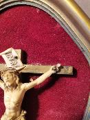 Crucifix en os