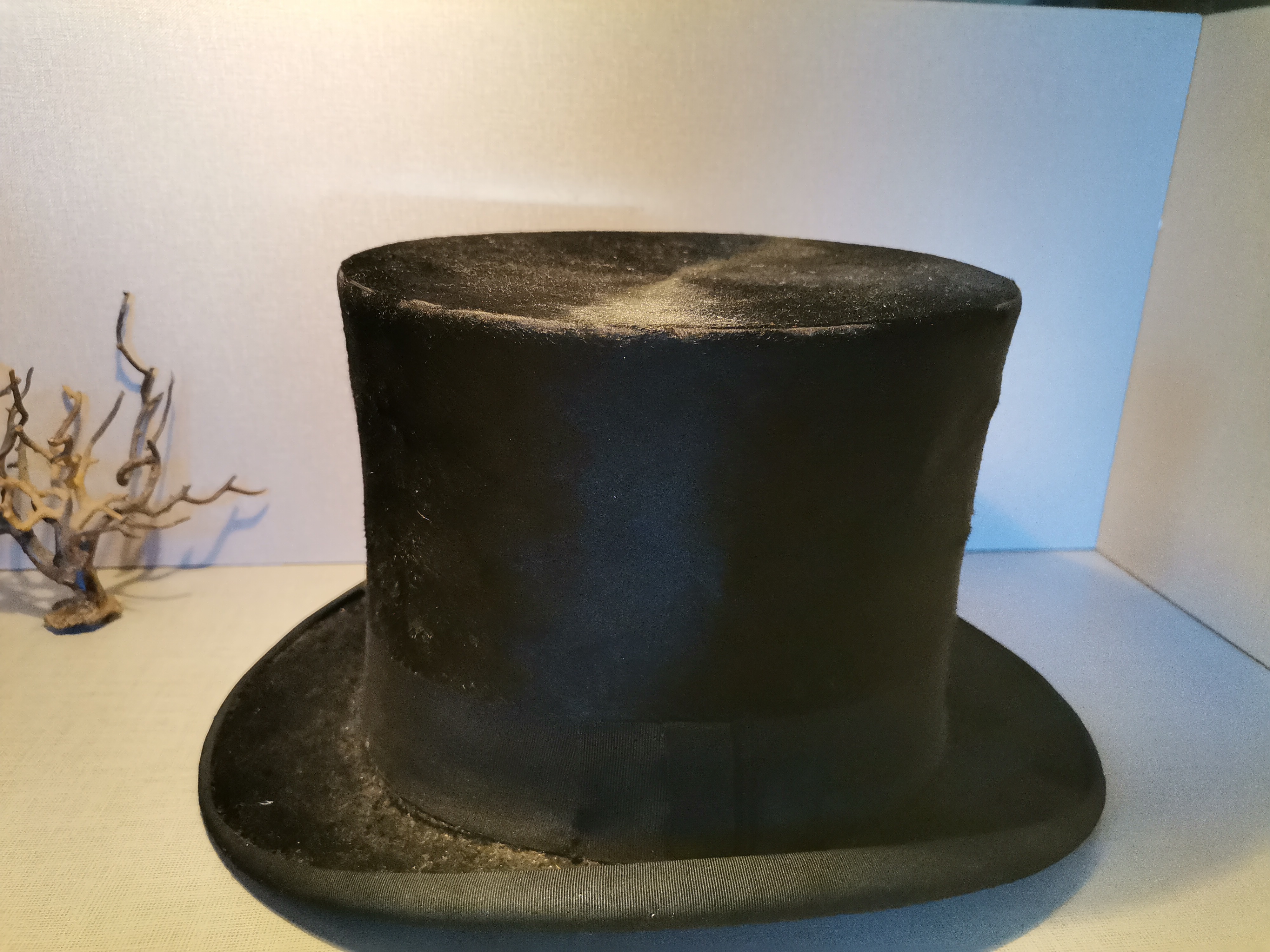 Chapeau ancien en soie noir