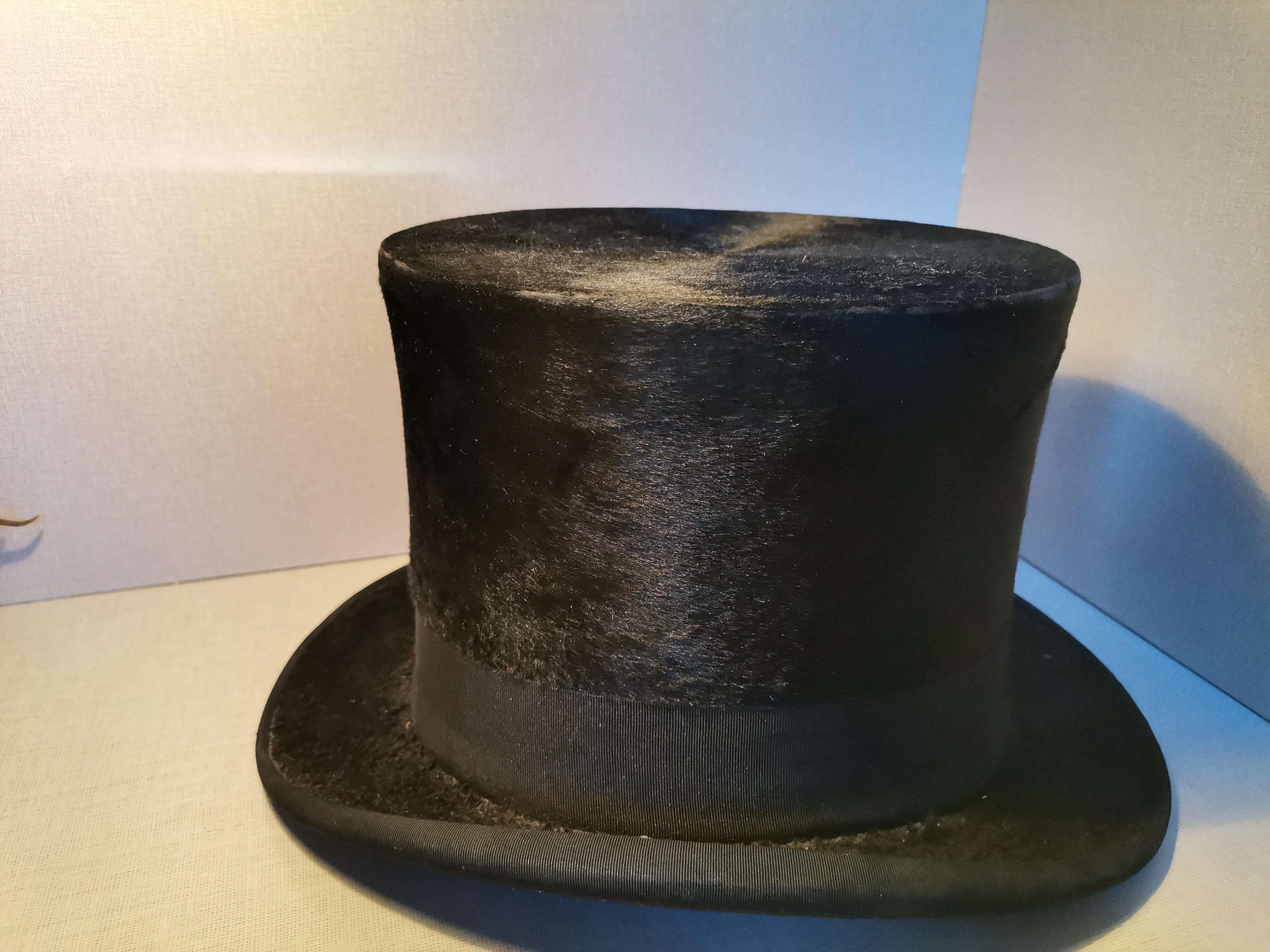 Chapeau ancien en soie noir
