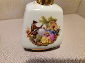 Lot de 4 flacons parfum en porcelaine